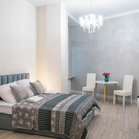 Apartament Grey Pearl Downtown Apartamento Varsóvia Exterior foto